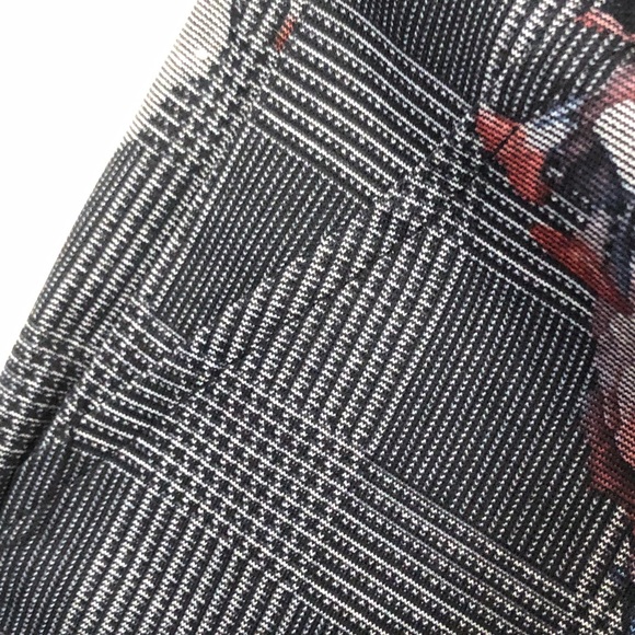 Slimming Options floral plaid stirrup leggings - Picture 7 of 7